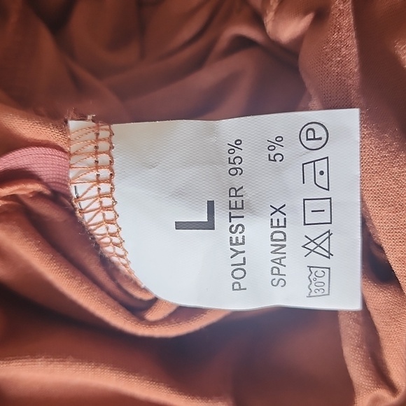 Causal Jump Suits. Size Large - Picture 5 of 6